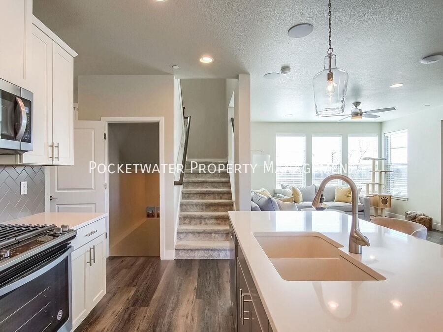 8875 Yates Dr - Photo 6 of 29