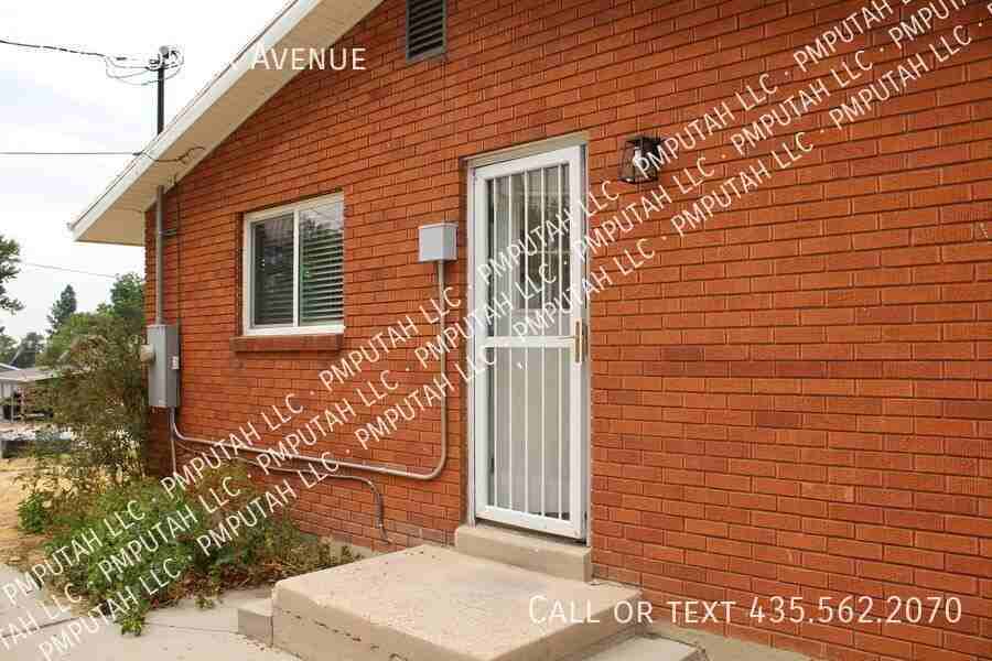 4042 Porter Ave - Photo 4 of 33