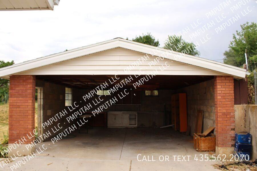 4042 Porter Ave - Photo 7 of 33