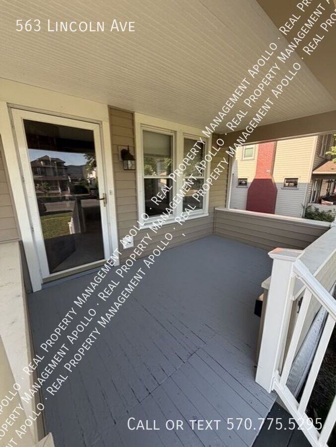 563 Lincoln Ave - Photo 7 of 19