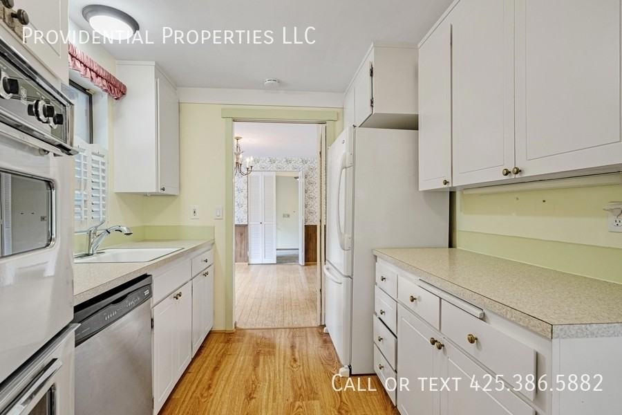 9530 Ne 30th St - Photo 7 of 21