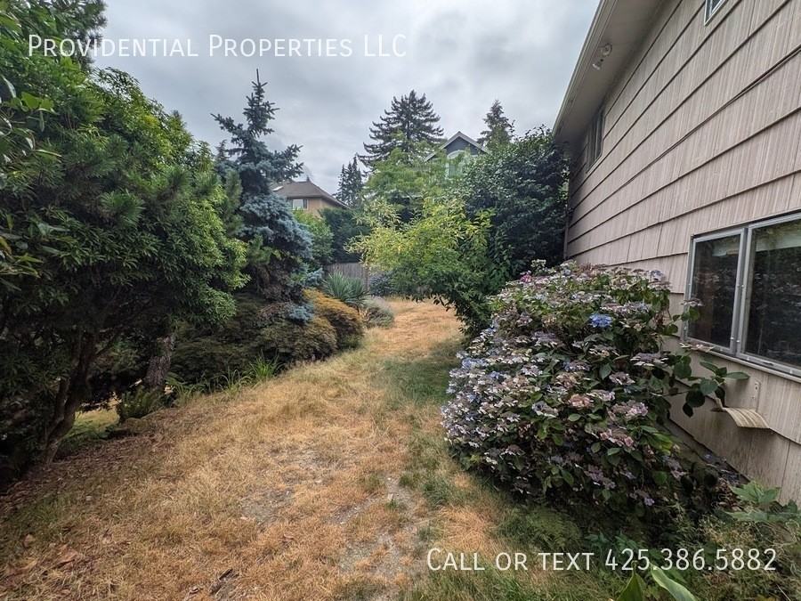 714 100th Ave Se - Photo 2 of 12