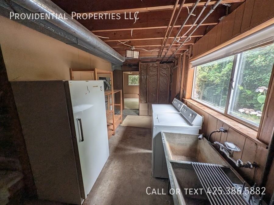 714 100th Ave Se - Photo 3 of 12