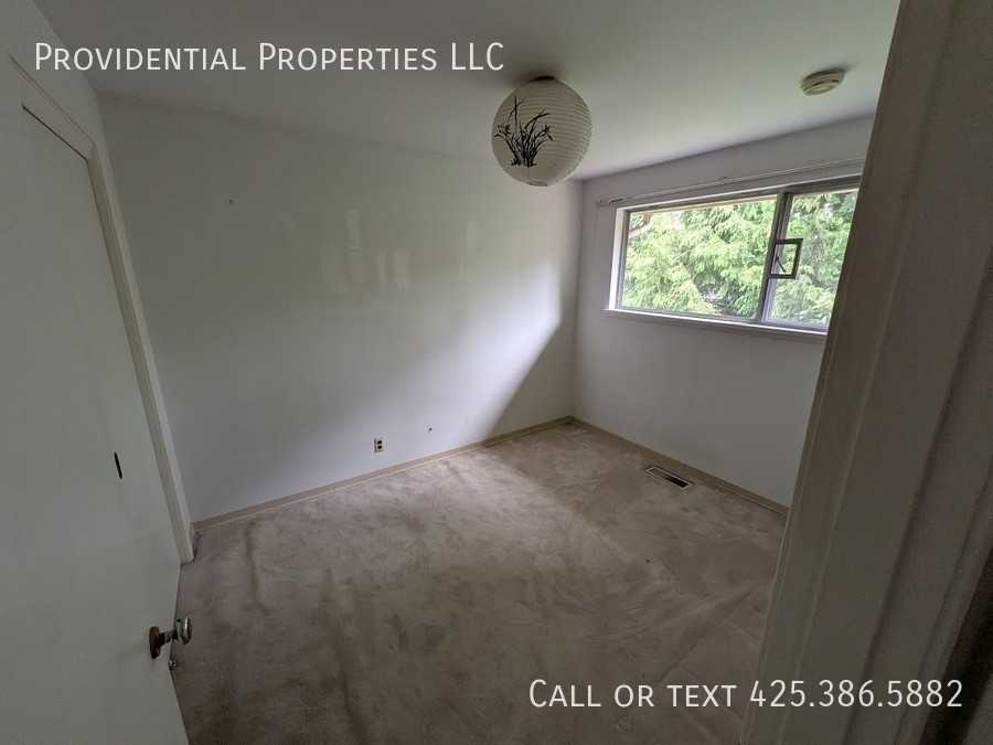 714 100th Ave Se - Photo 6 of 12