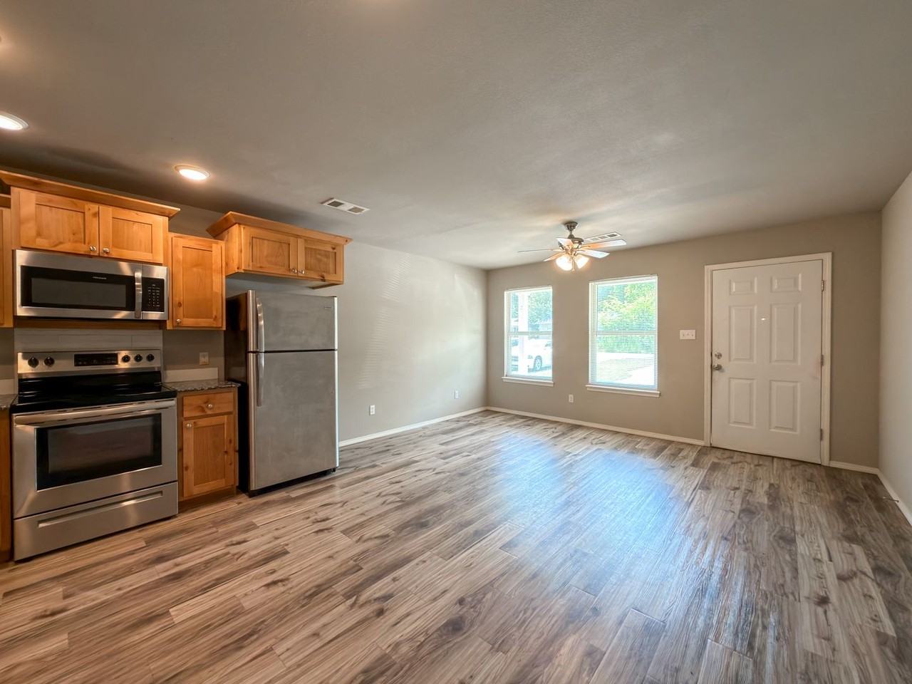 900 N 46th St #A - Photo 3 of 12