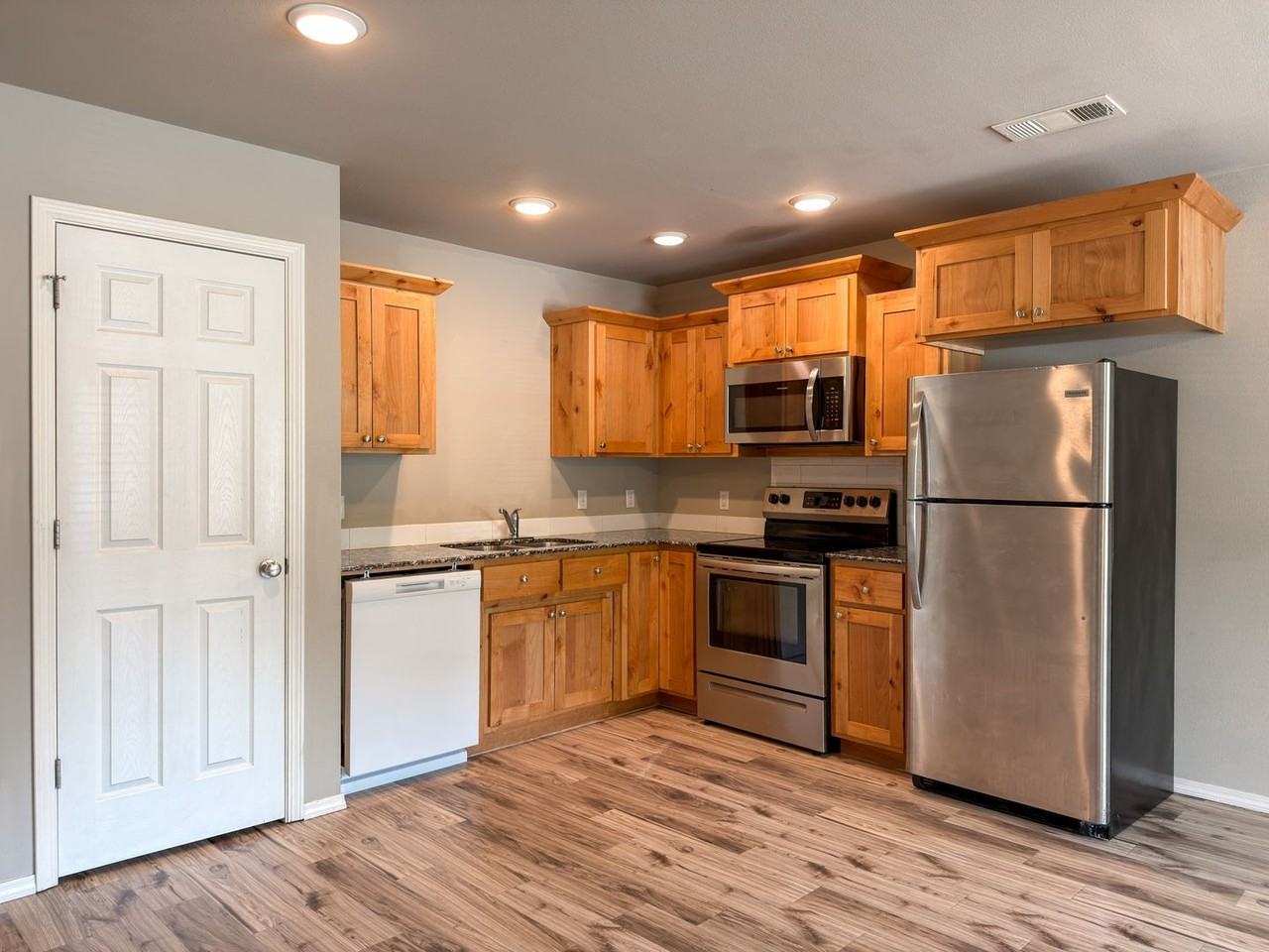 900 N 46th St #A - Photo 4 of 12