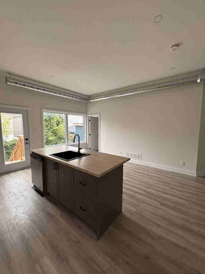 84 Eccles St - Photo 3 of 15