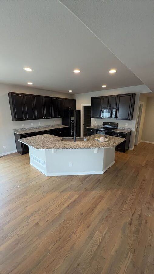 10092 Moorcroft Dr - Photo 5 of 20