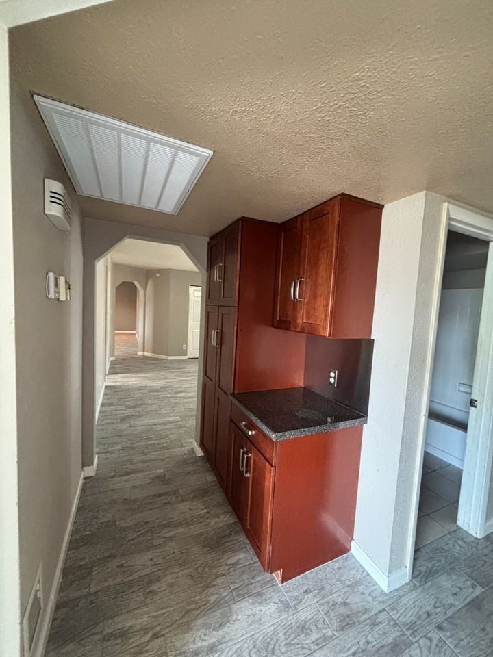 921 W Naranja Ave - Photo 4 of 17
