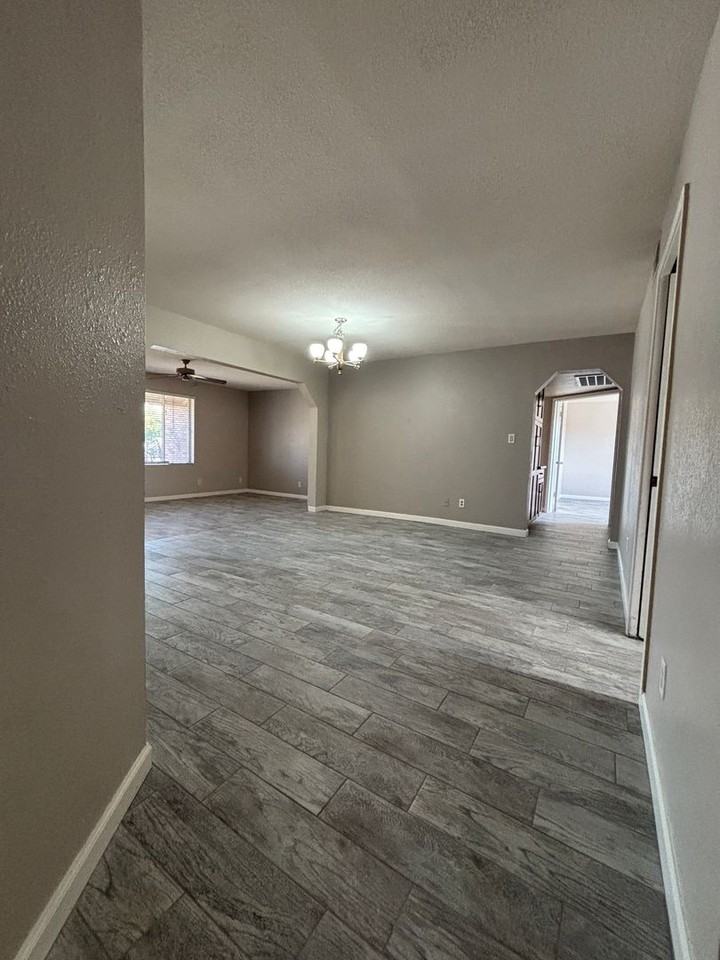 921 W Naranja Ave - Photo 5 of 17