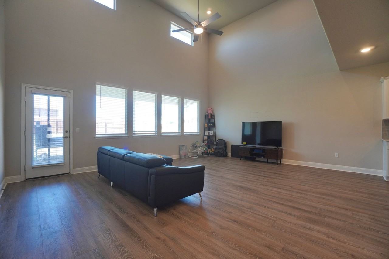 16716 Casa Anna Dr - Photo 3 of 38