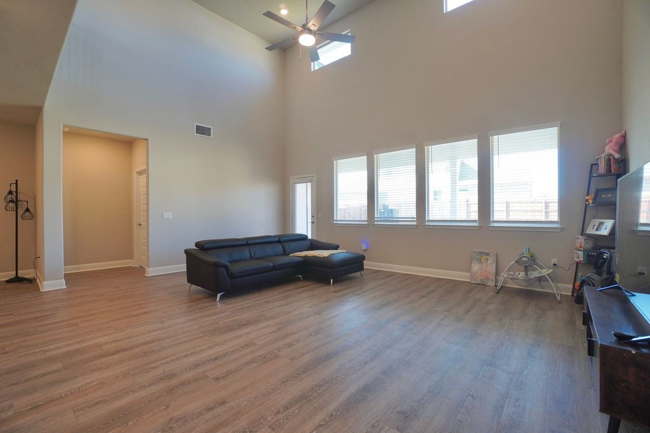 16716 Casa Anna Dr - Photo 4 of 38