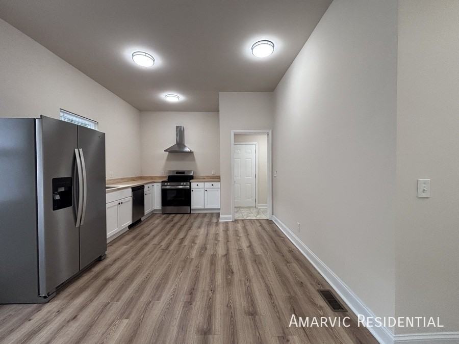 106 Ridgeway St - Photo 3 of 10