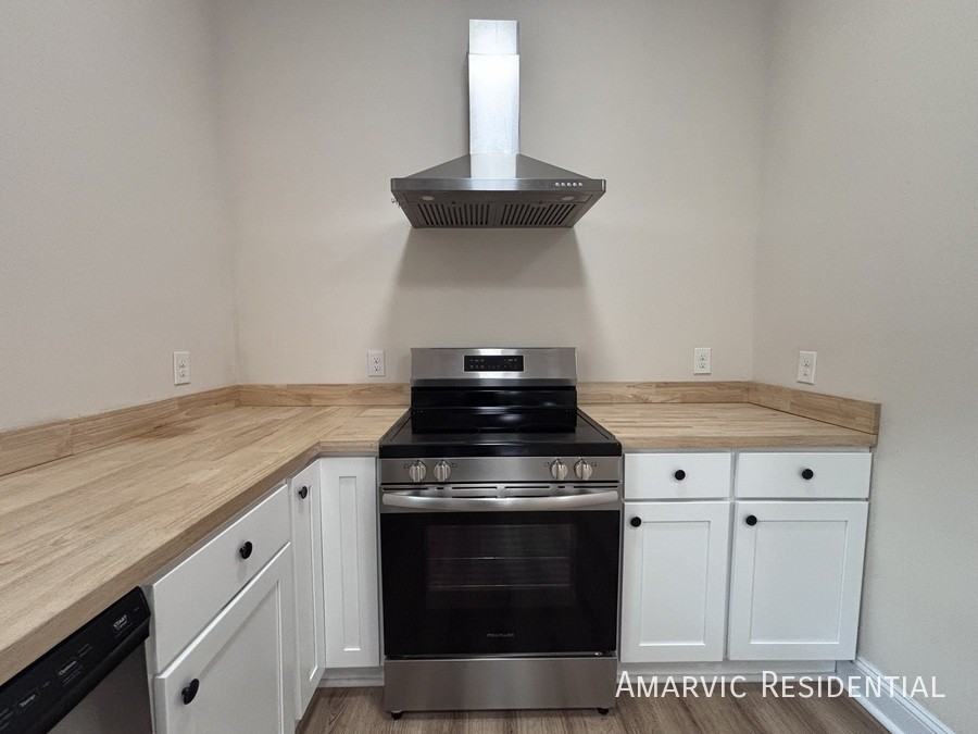 106 Ridgeway St - Photo 4 of 10
