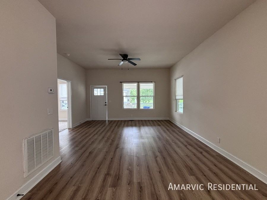 106 Ridgeway St - Photo 5 of 10