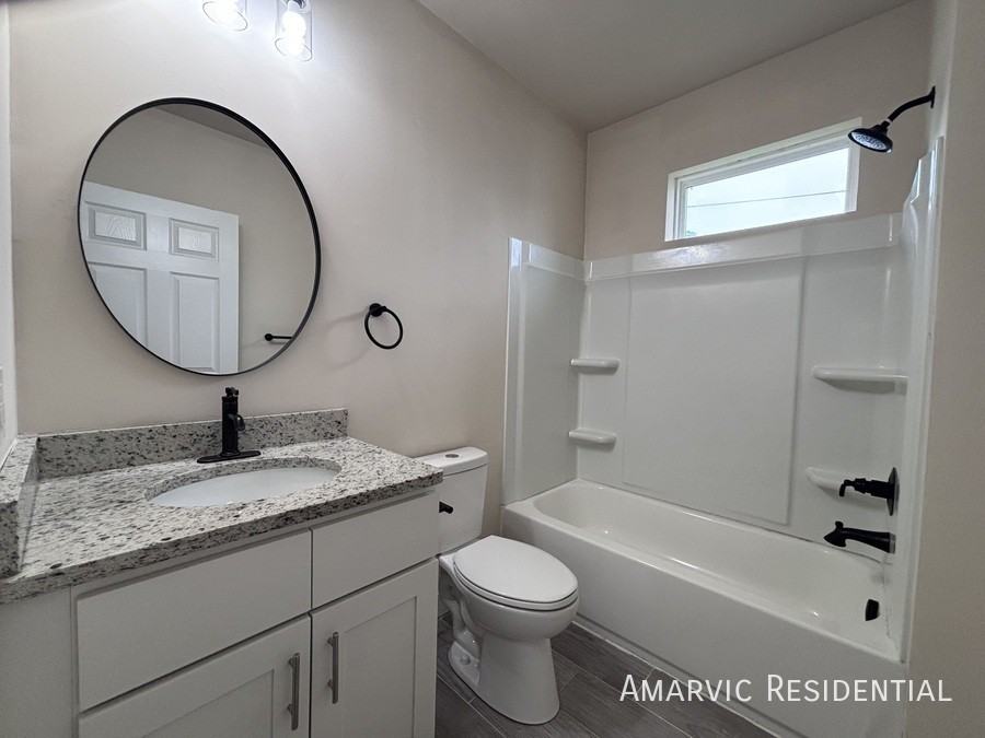 106 Ridgeway St - Photo 7 of 10