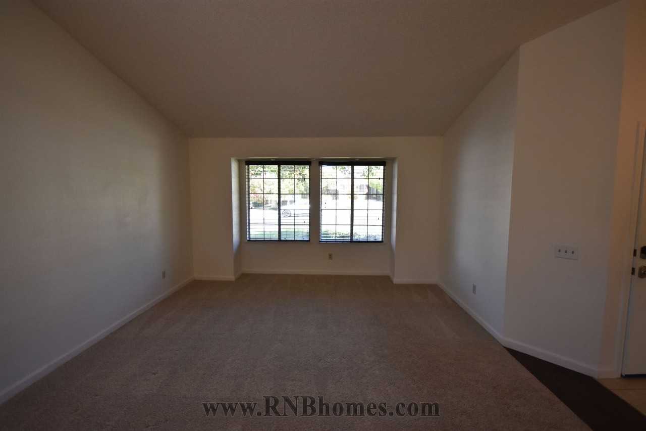 3412 Leland St - Photo 3 of 14