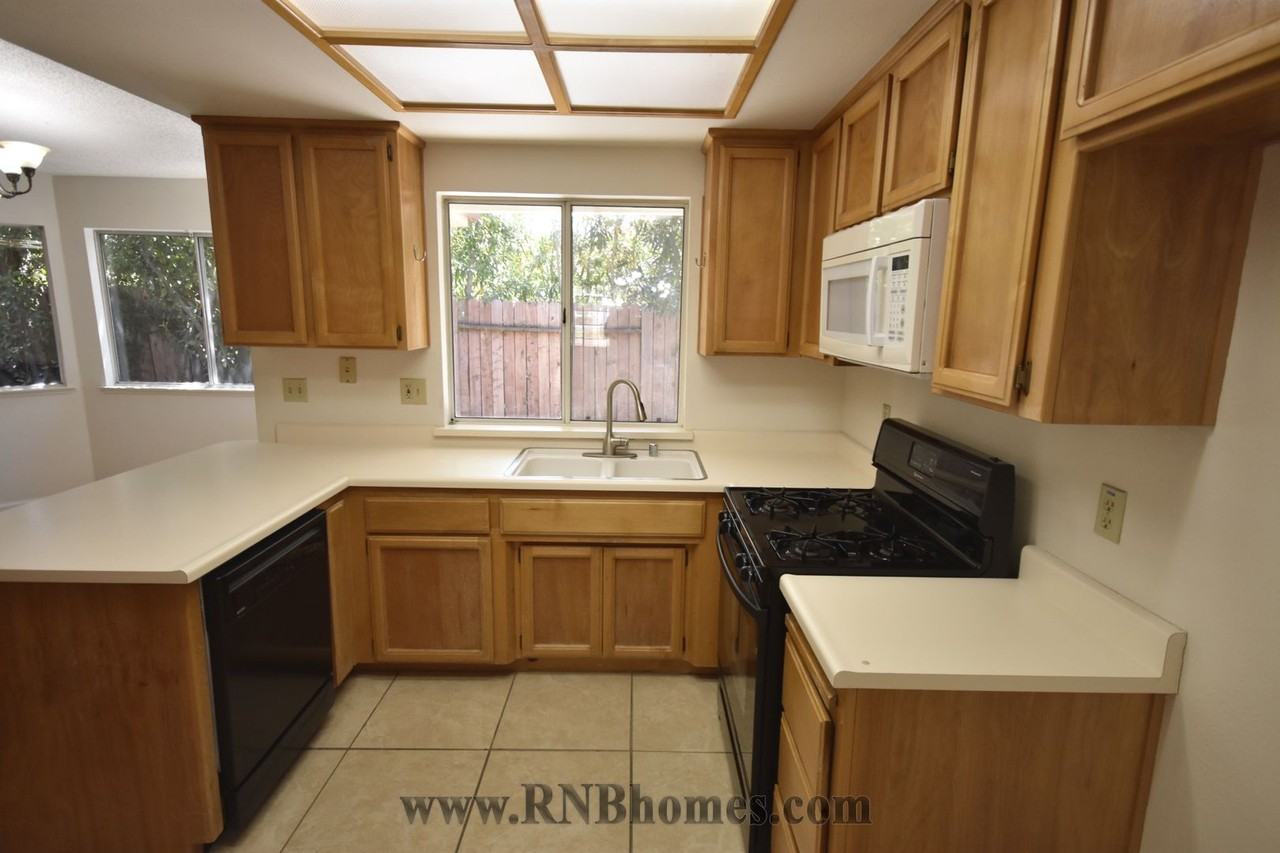 3412 Leland St - Photo 5 of 14
