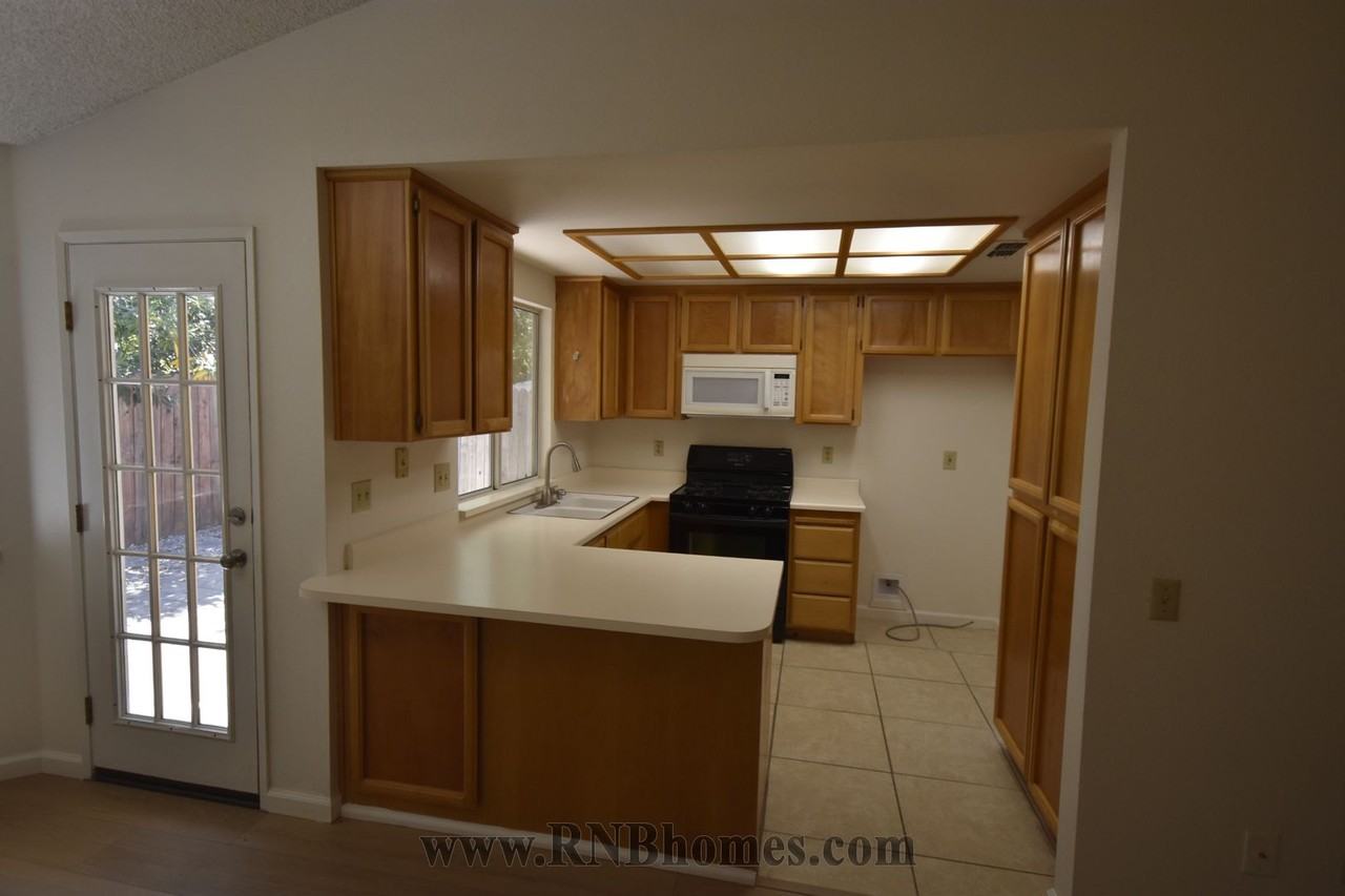 3412 Leland St - Photo 6 of 14