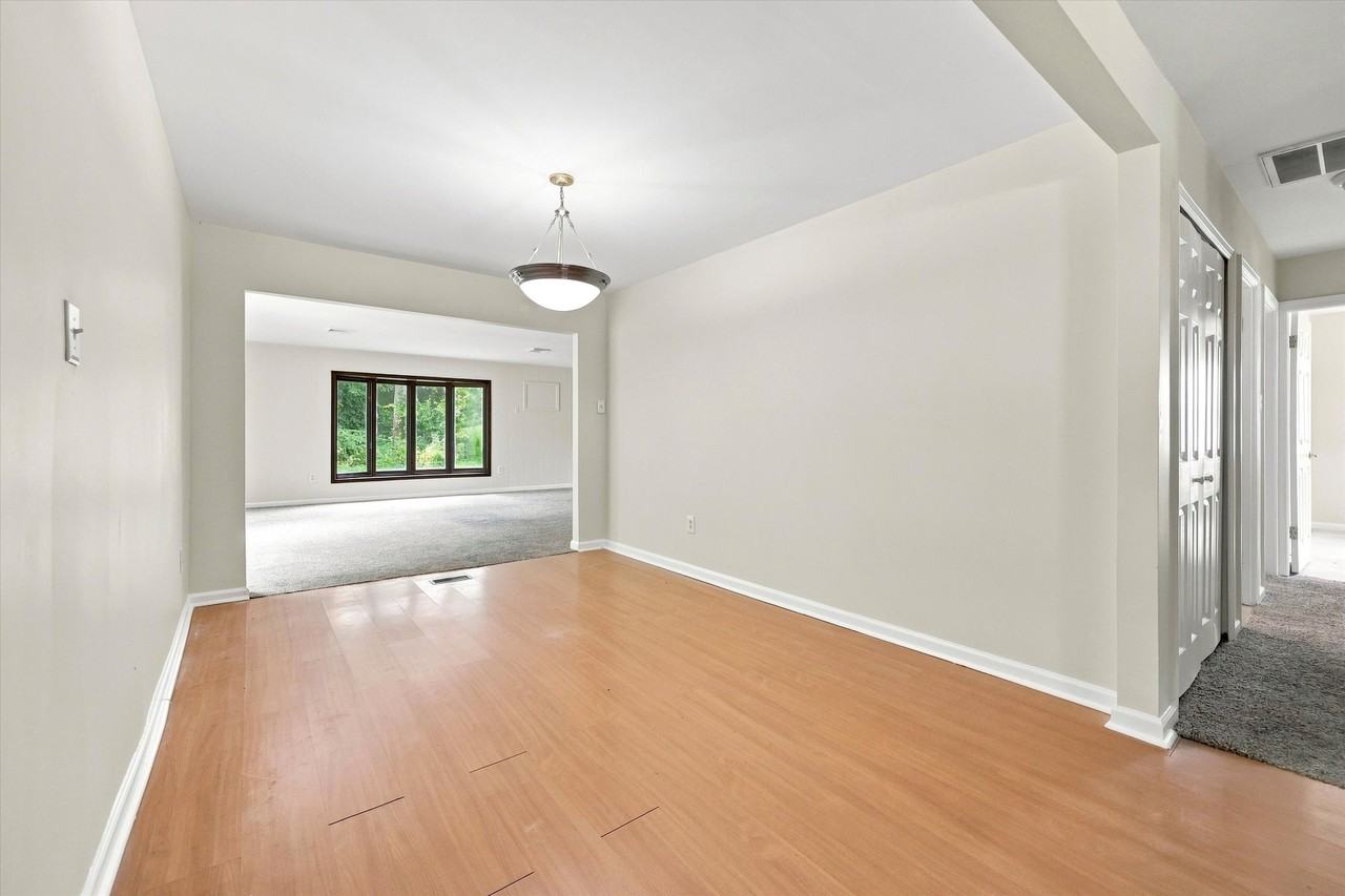 27 Glover Ln - Photo 7 of 15