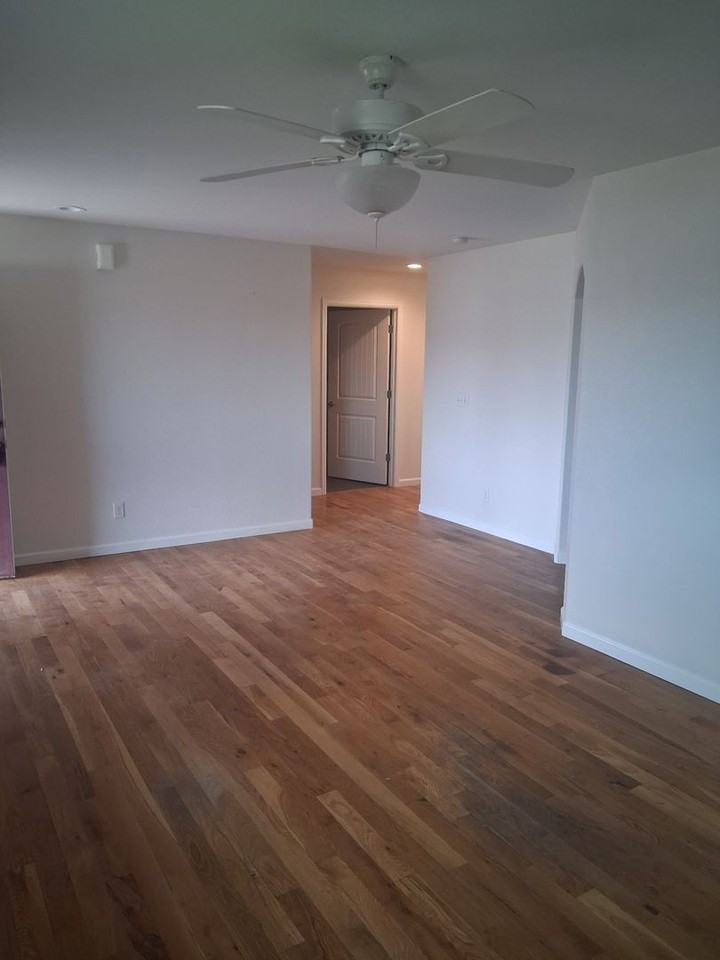 2333 W 19th St - Photo 2 of 9