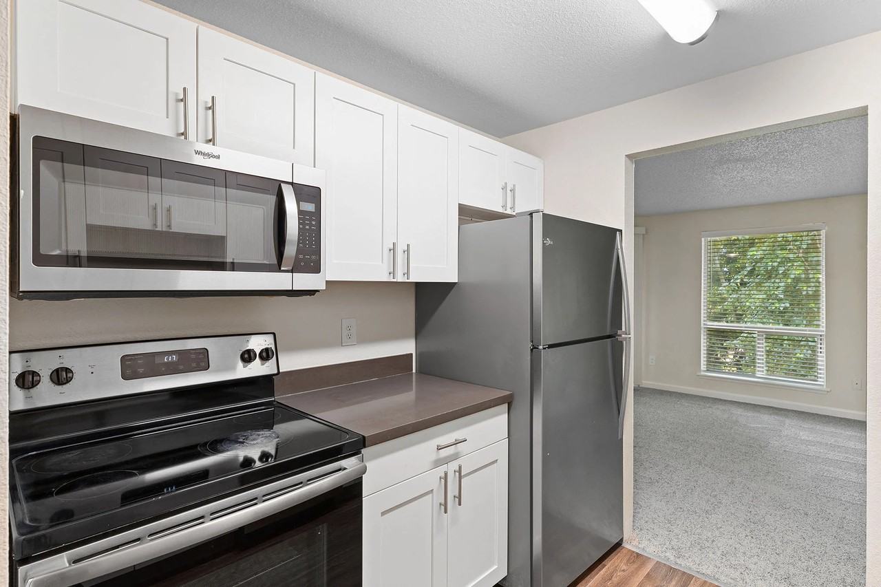 2580 S Meridian #10B - Photo 2 of 23