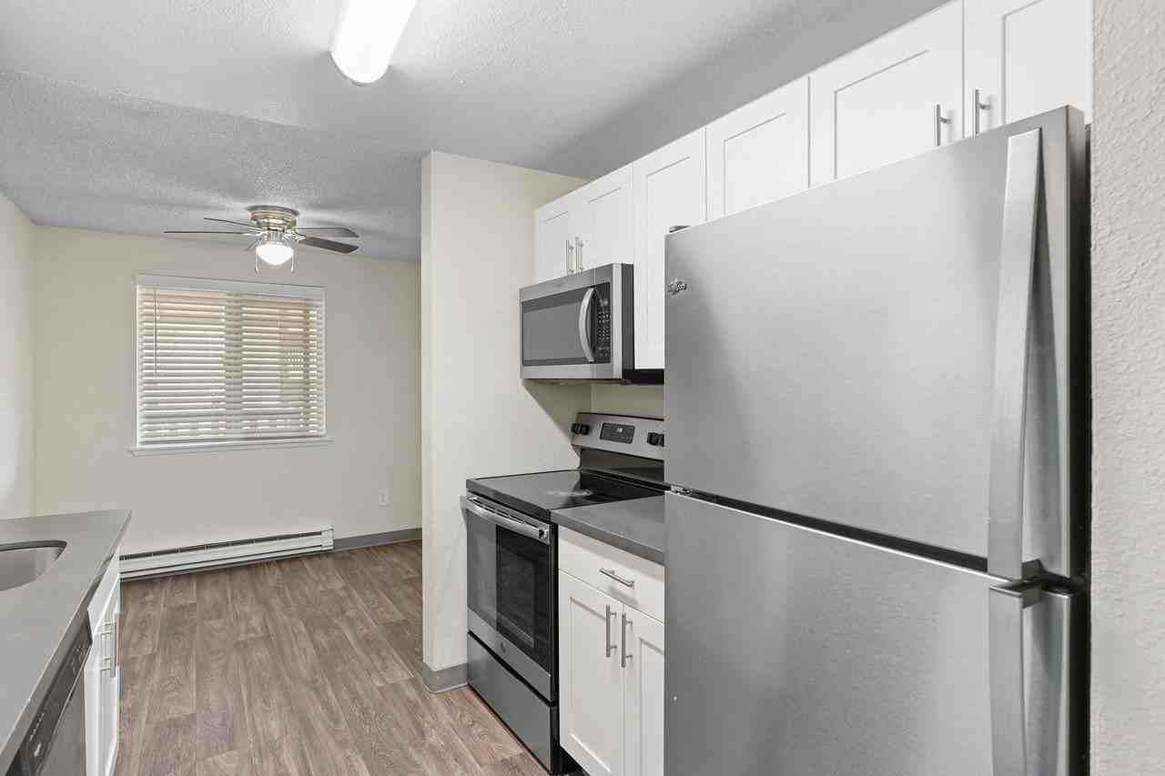 2580 S Meridian #10B - Photo 5 of 23