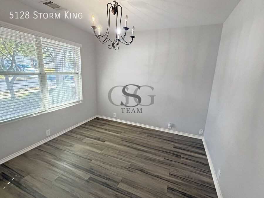5128 Storm King - Photo 2 of 18