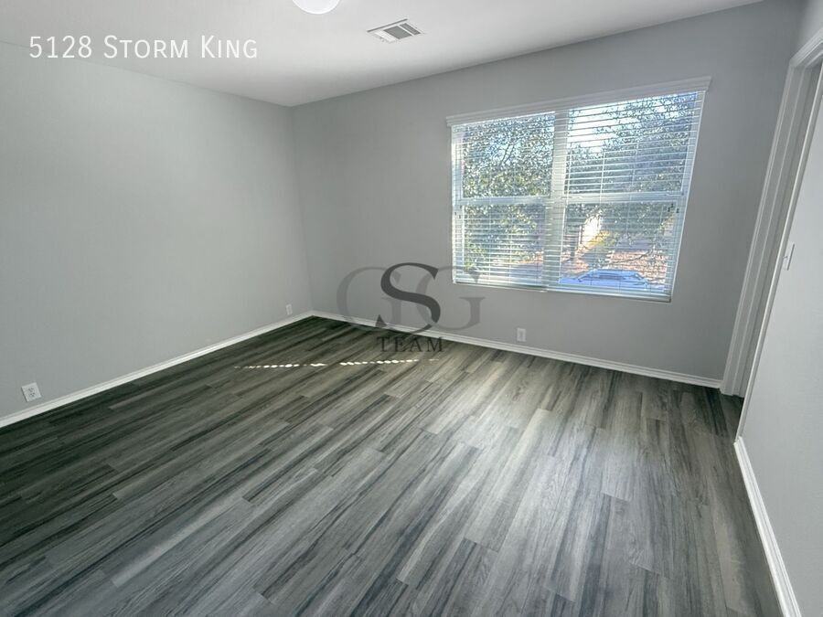 5128 Storm King - Photo 4 of 18