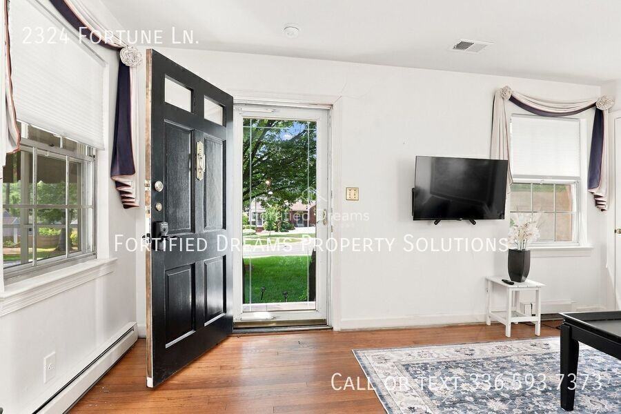 2324 Fortune Ln - Photo 2 of 25