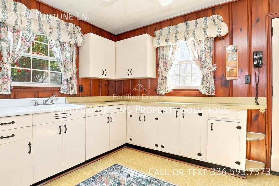 2324 Fortune Ln - Photo 7 of 16