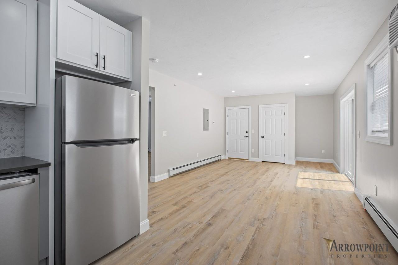 4 Manor Dr #F - Photo 2 of 50