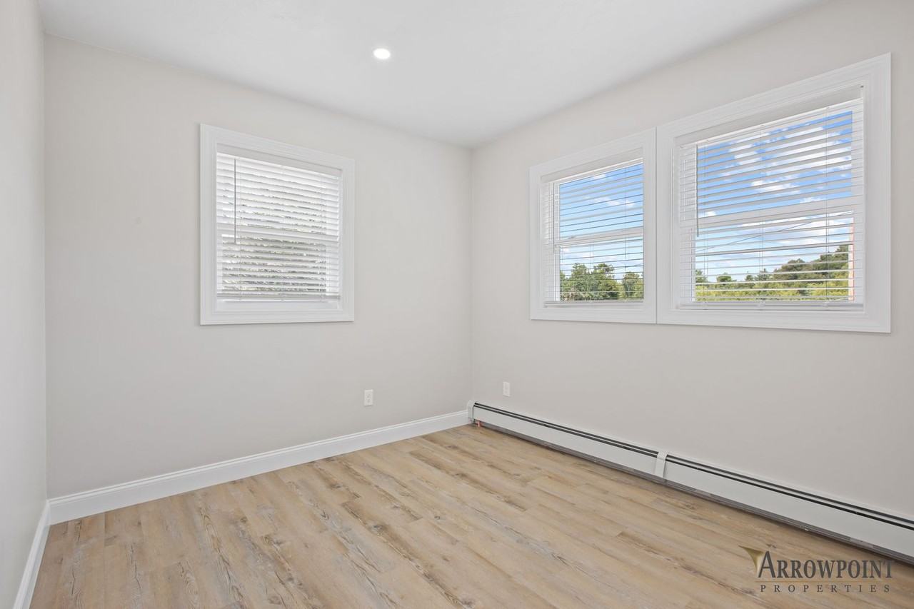 4 Manor Dr #F - Photo 4 of 50