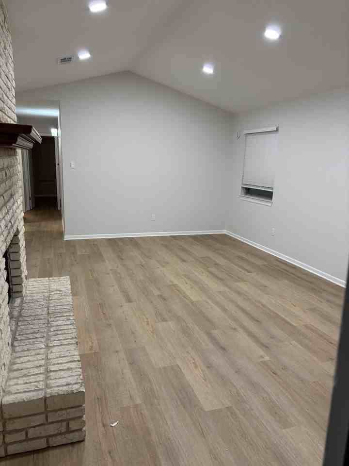 1202 Chapel View Dr - Photo 3 of 15