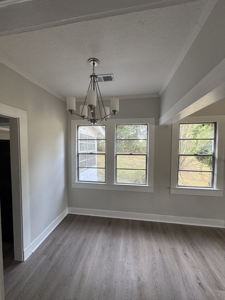 229 Railroad Ave #1 - Photo 3 of 12