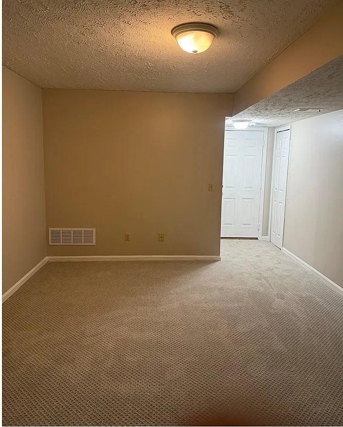 8316 Chester Pkwy #NA - Photo 2 of 9