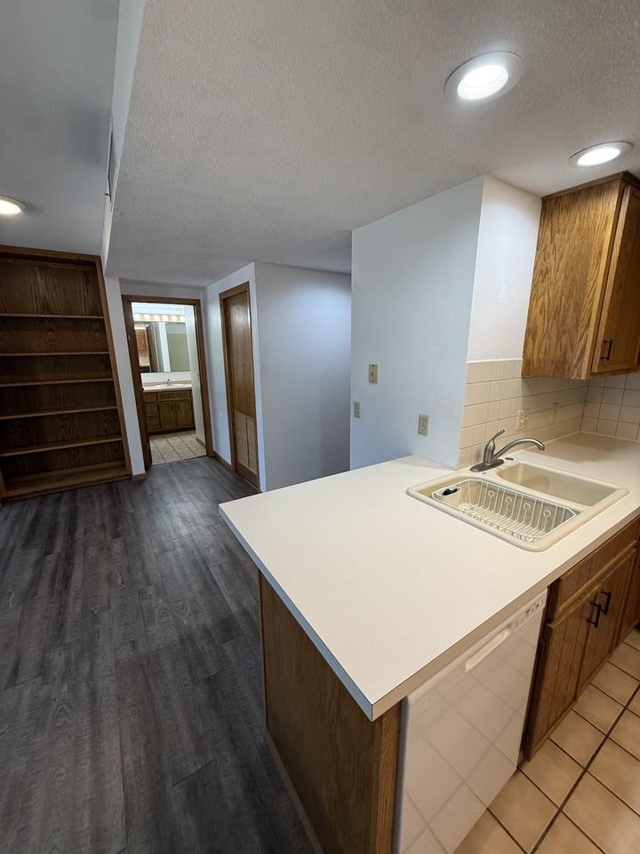 316 Becker Ave Sw #42 - Photo 3 of 17