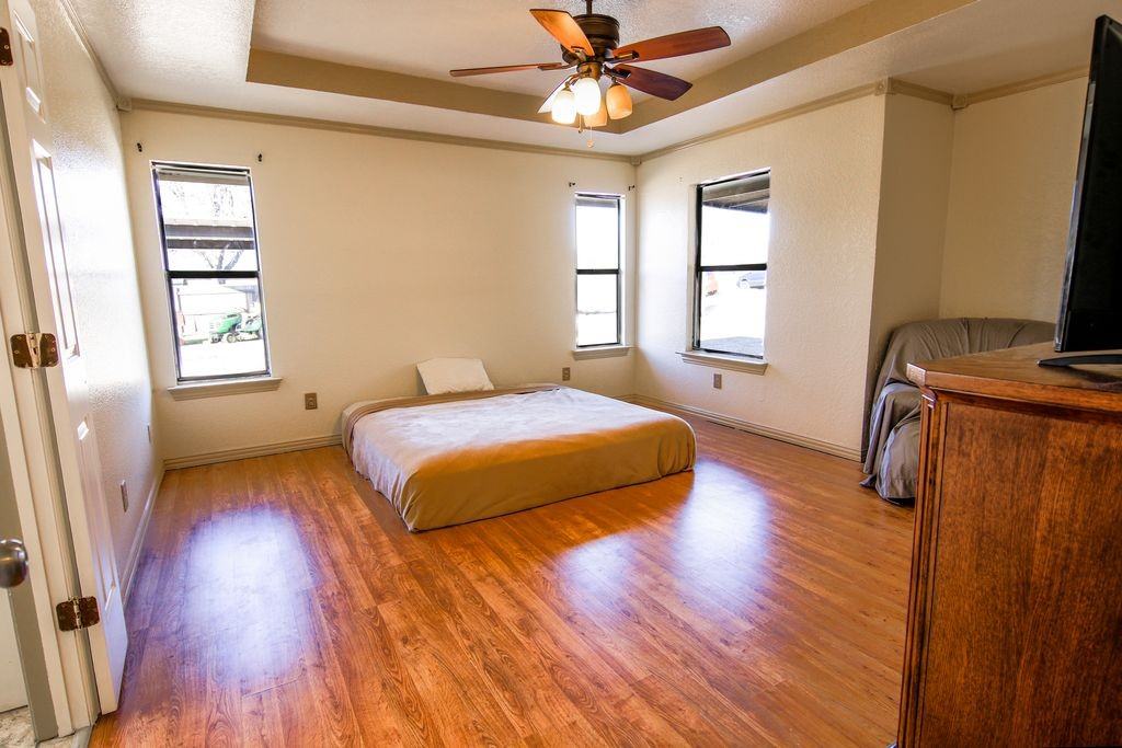 200 James St #NA - Photo 5 of 10