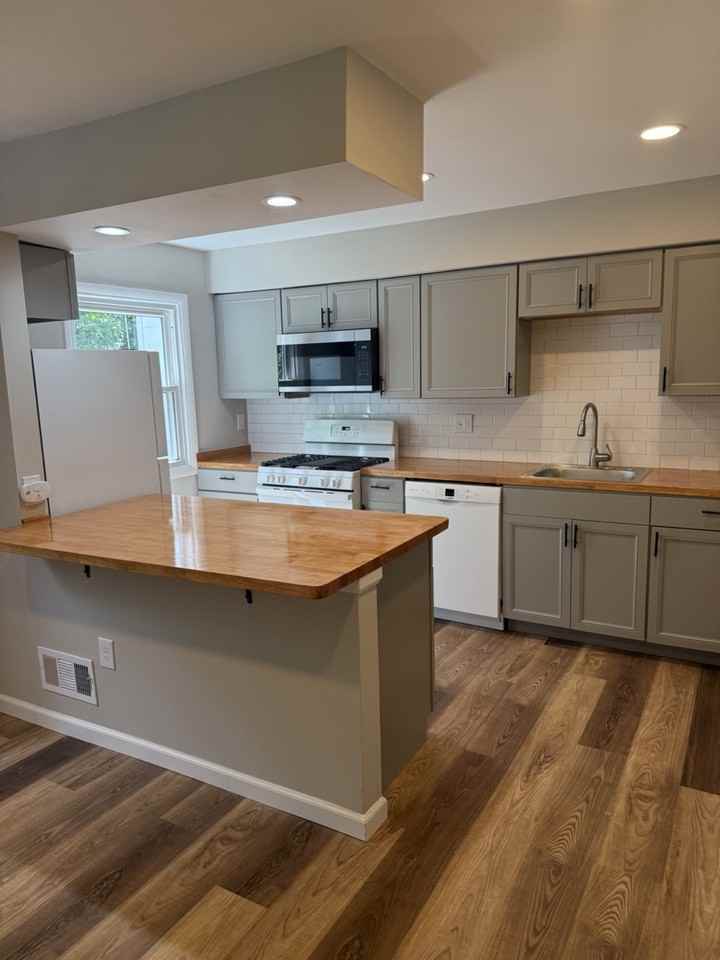14658 Bakersfield St #14658 - Photo 2 of 22