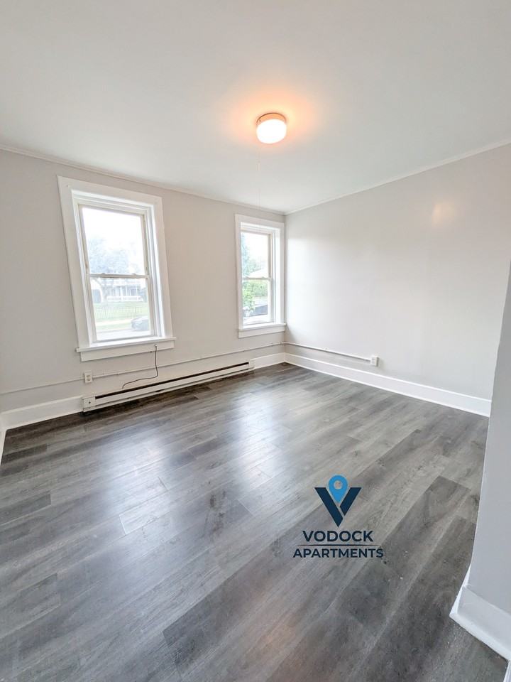 226 Lyman St #1L - Photo 3 of 14