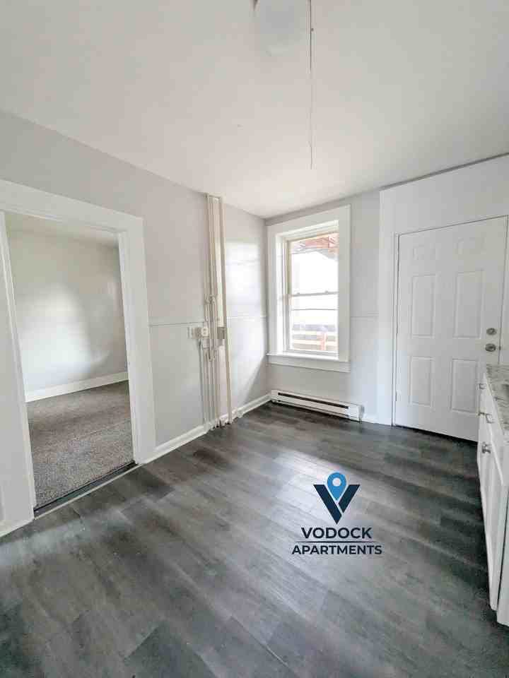 226 Lyman St #1L - Photo 4 of 14