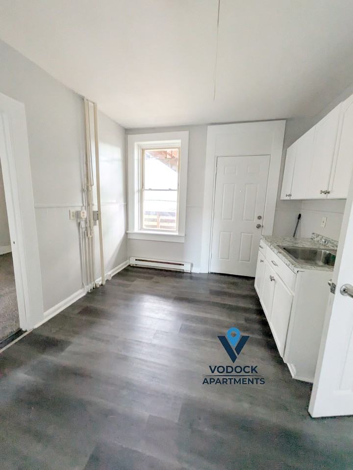 226 Lyman St #1L - Photo 5 of 14