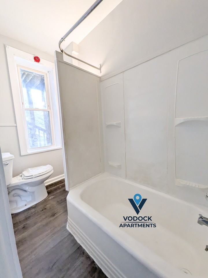 226 Lyman St #1L - Photo 6 of 14