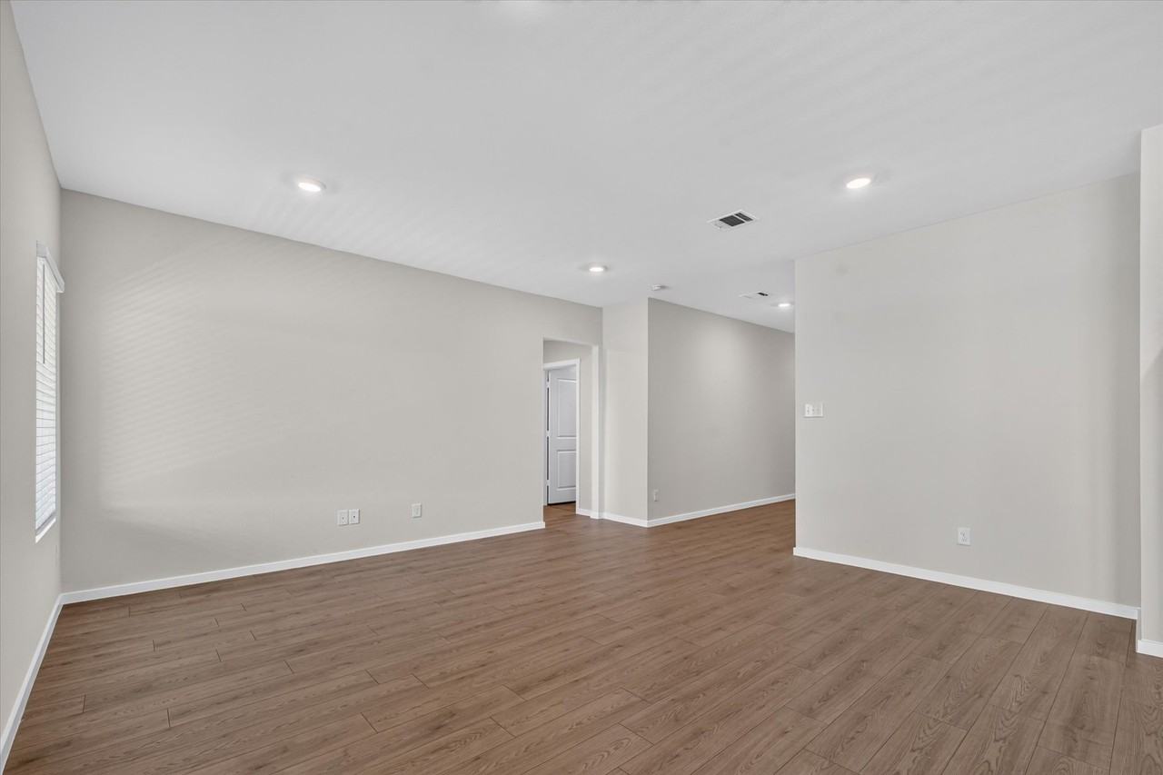 503 Northern Red Dr #1 - Photo 5 of 28