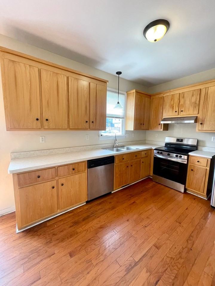 731 W Leigh St - Photo 4 of 13