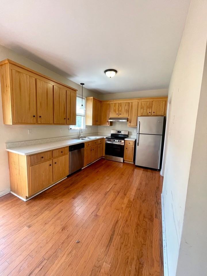 731 W Leigh St - Photo 5 of 13