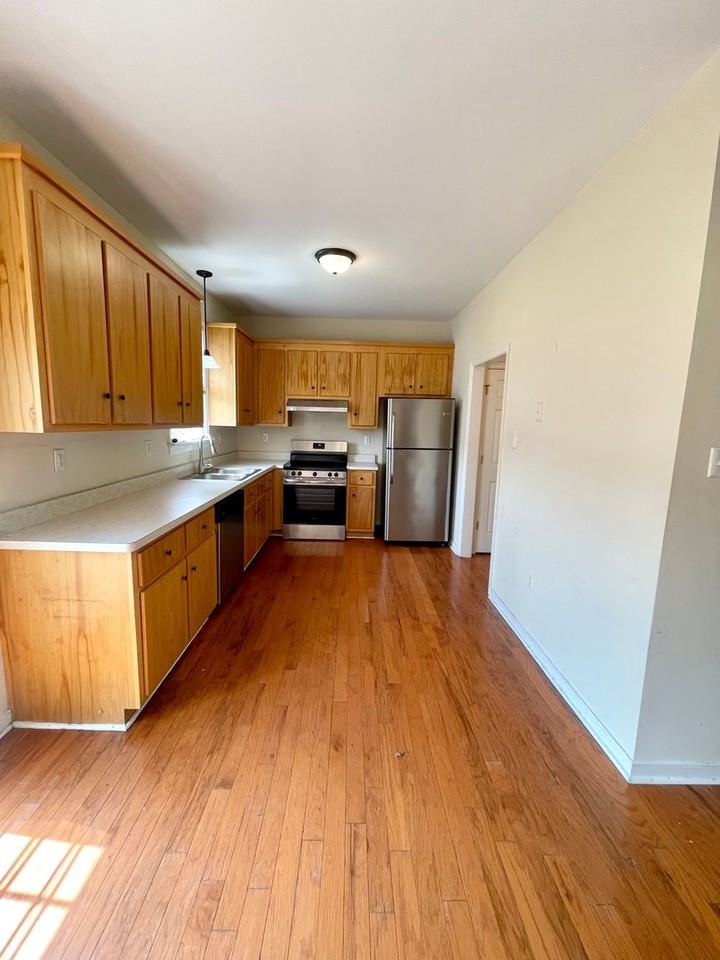 731 W Leigh St - Photo 6 of 13
