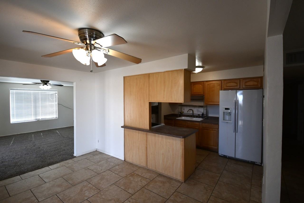 630 W Inglewood St #1 - Photo 3 of 15