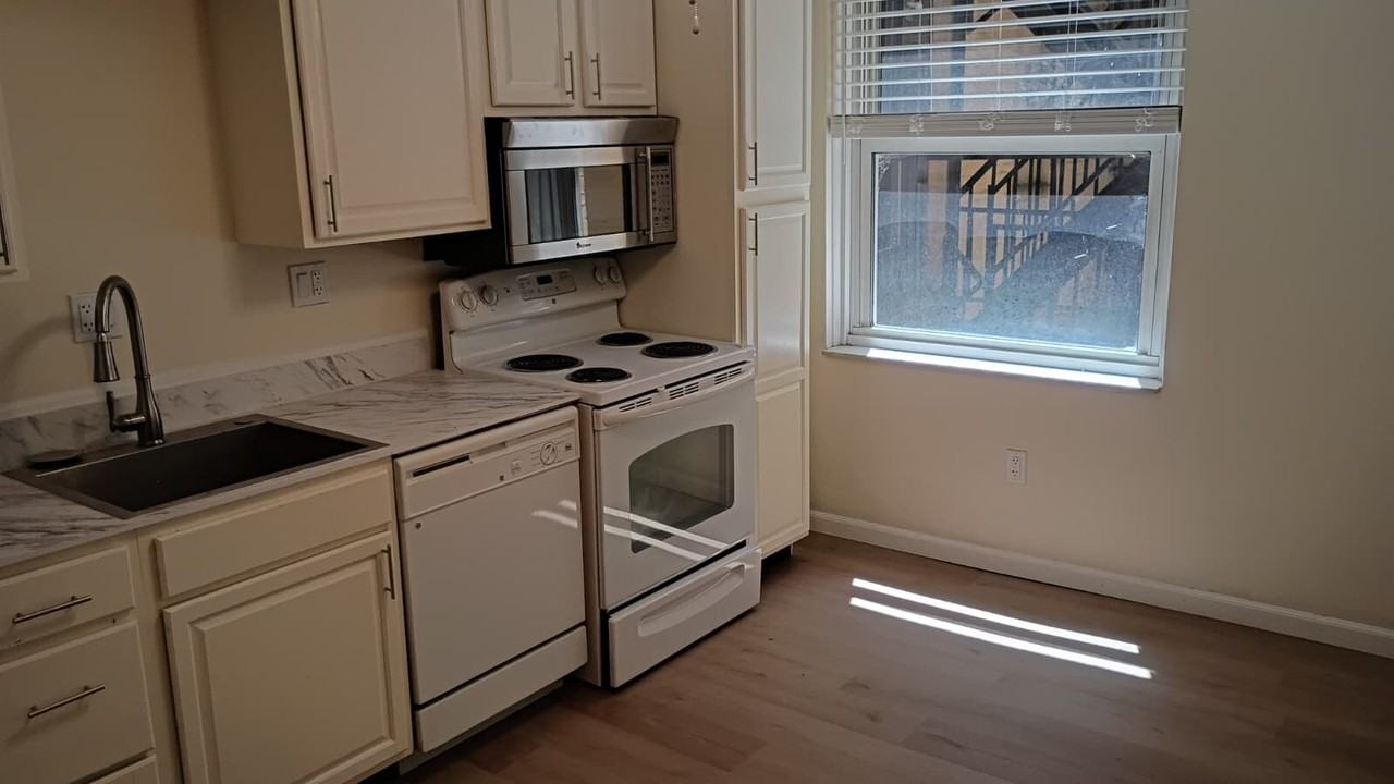 5523 Ellsworth Ave #3B - Photo 4 of 16
