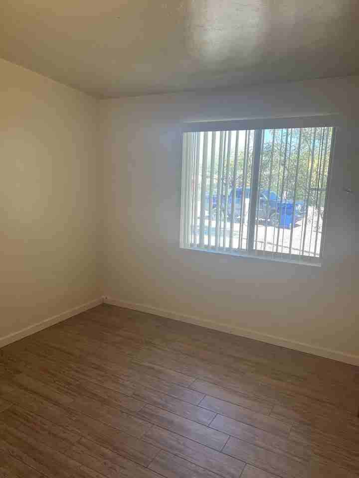 5734 E 35th St #1 - Photo 6 of 13